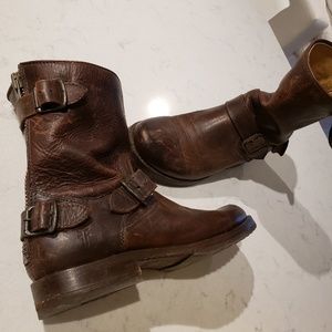 🍊🍊Frye Genuine Leather Brown Distressed Boots🍊